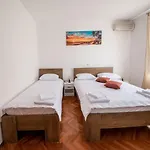 In Near Paklenica Park Appartement *