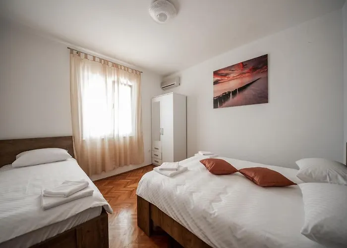 In Near Paklenica Park Apartment Seline